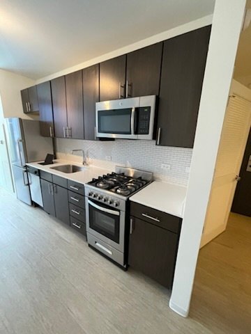 Photo - 140 W Superior St
