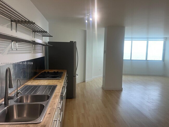 Photo - 7135 Collins Ave Unit 512