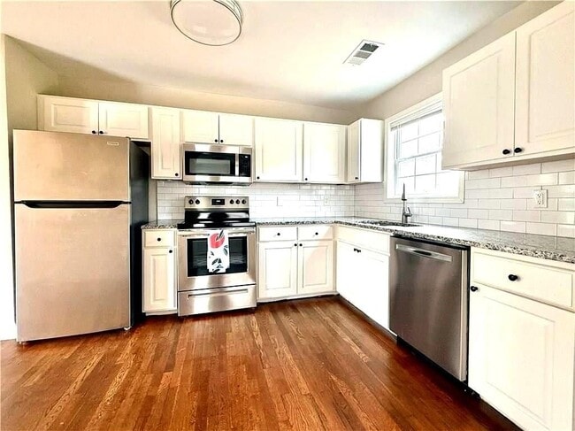Photo - 1449 Lynford Dr SW