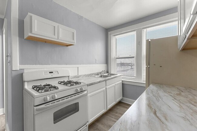 Building Photo - 1705 Oakman Blvd Unit 5