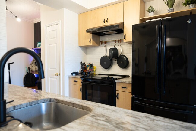 Photo - 533 NE 3rd Ave Unidad 206