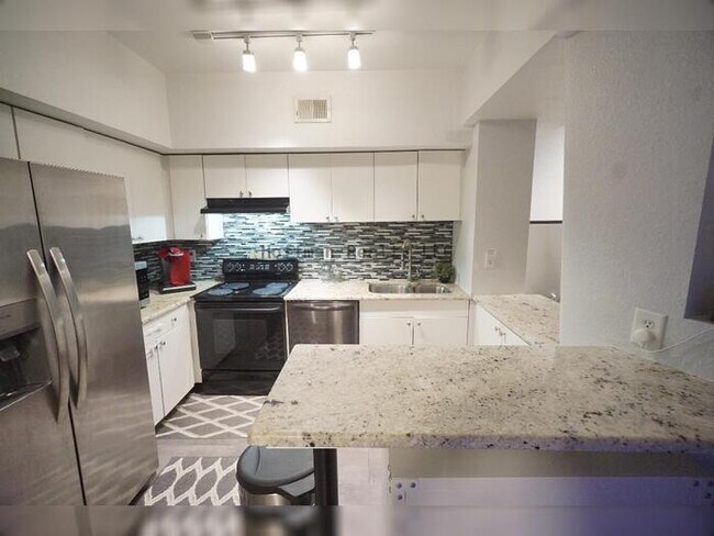 Photo - Experience the SoHo Lifestyle in the Heart... Unidad 539