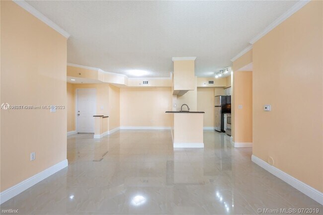 Photo - 3 br, 2 bath House - 17125 N Bay Rd Apt 3104