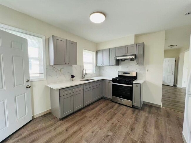 Photo - 539 Washington St