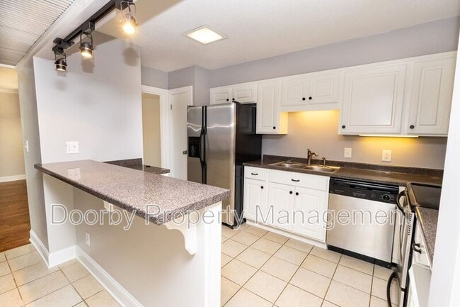 Photo - 568 River St