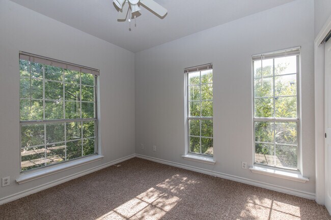 Photo - San Remo Apartments