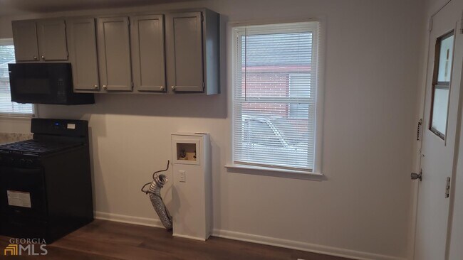 Photo - 715 Edwards Ave