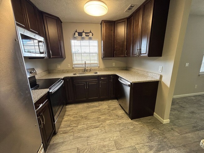 Photo - 1404 Clay Ave
