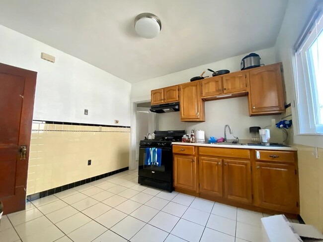 Building Photo - 38 George St Unit 1