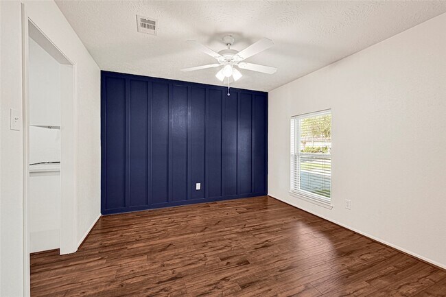 Photo - 206 Sweetgum Dr