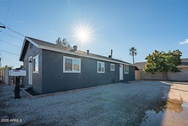 Building Photo - 436 S Oregon St