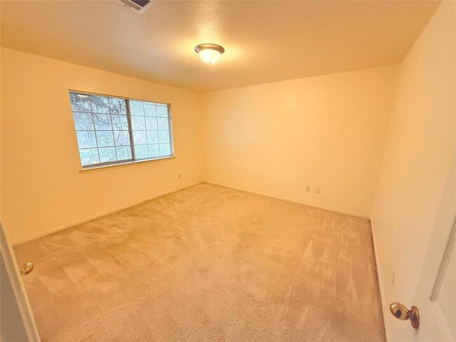 Photo - 2438 Falcon Dr