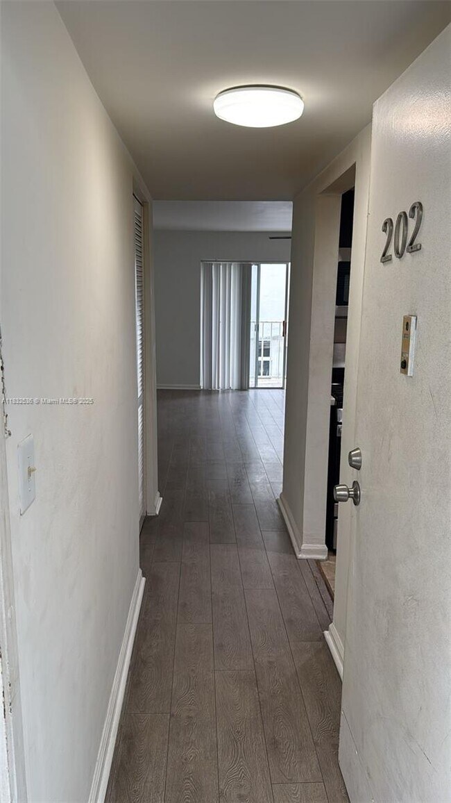Photo - 1615 Meridian Ave Condo Unit 202