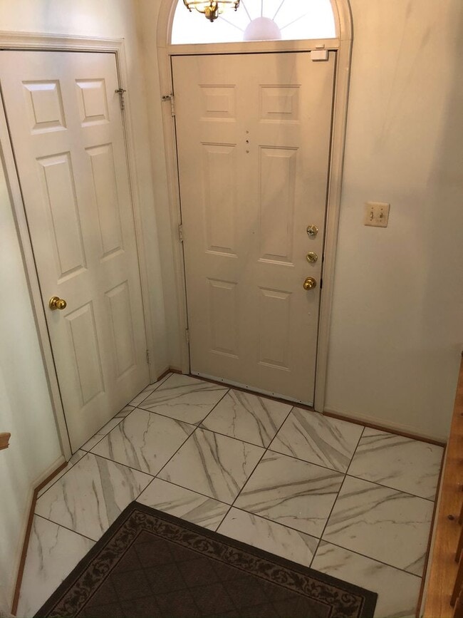 Photo - Spacious Townhome, Great Location!