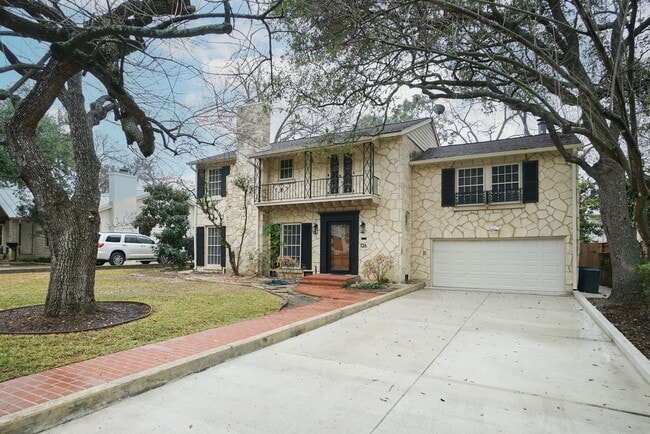 Photo - Luxury 4-Bedroom Home with 3,400+ Sq Ft in Prime San Antonio Location