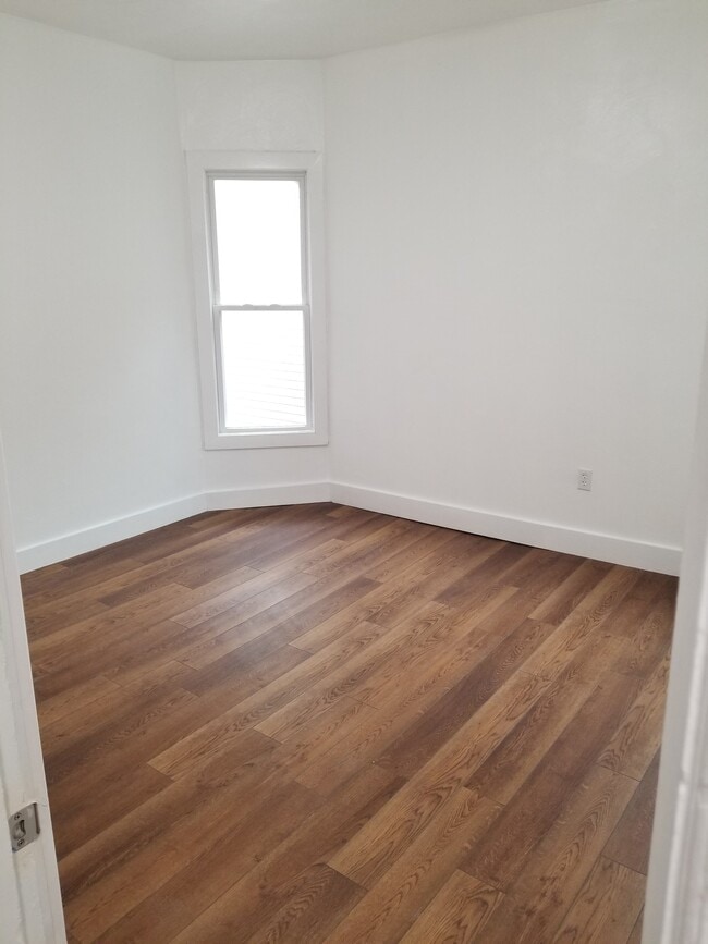 Dormitorio número 2 - 115 N 1st St Unidad 1