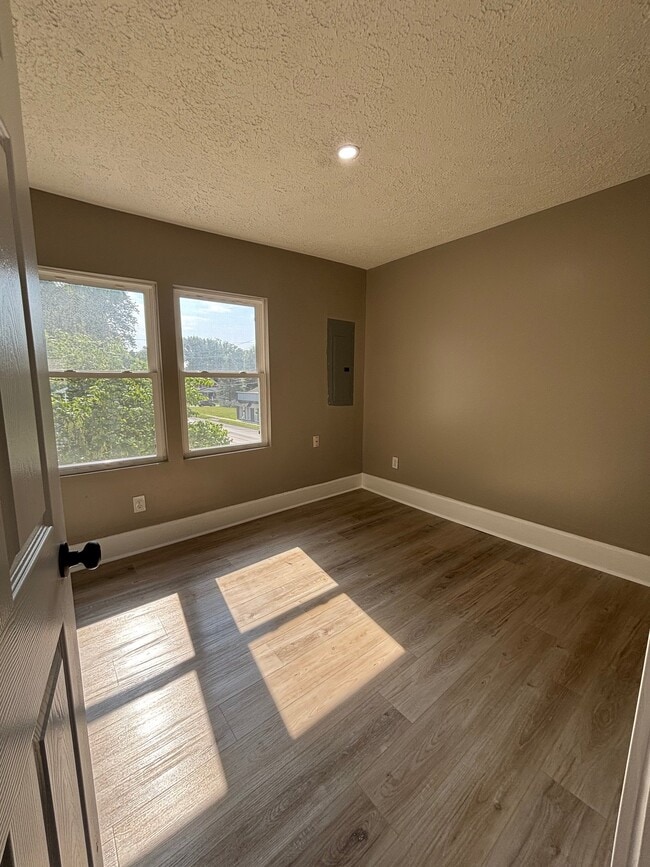Photo - 501 Dequincy St