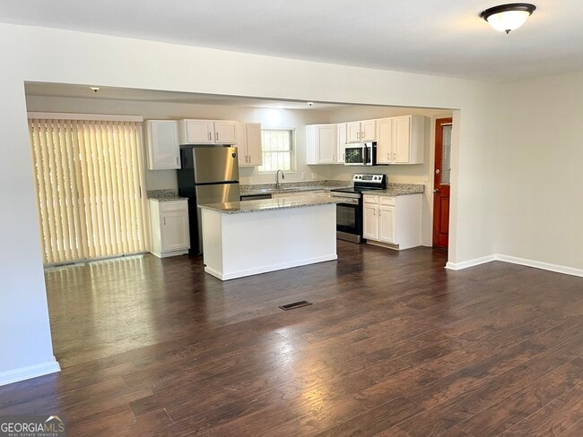 Photo - 5435 Winstead Ct SW