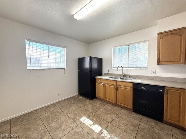 Photo - 2220 La Sombra St