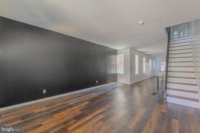 Photo - 5512 Locust St