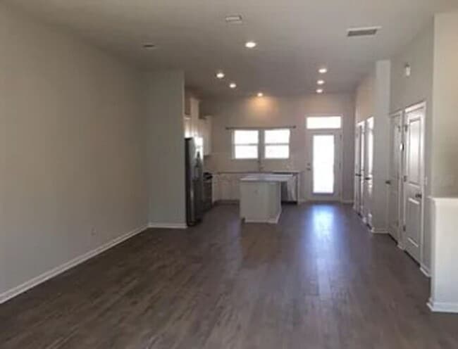 Photo - 365 Spindlewood Wy