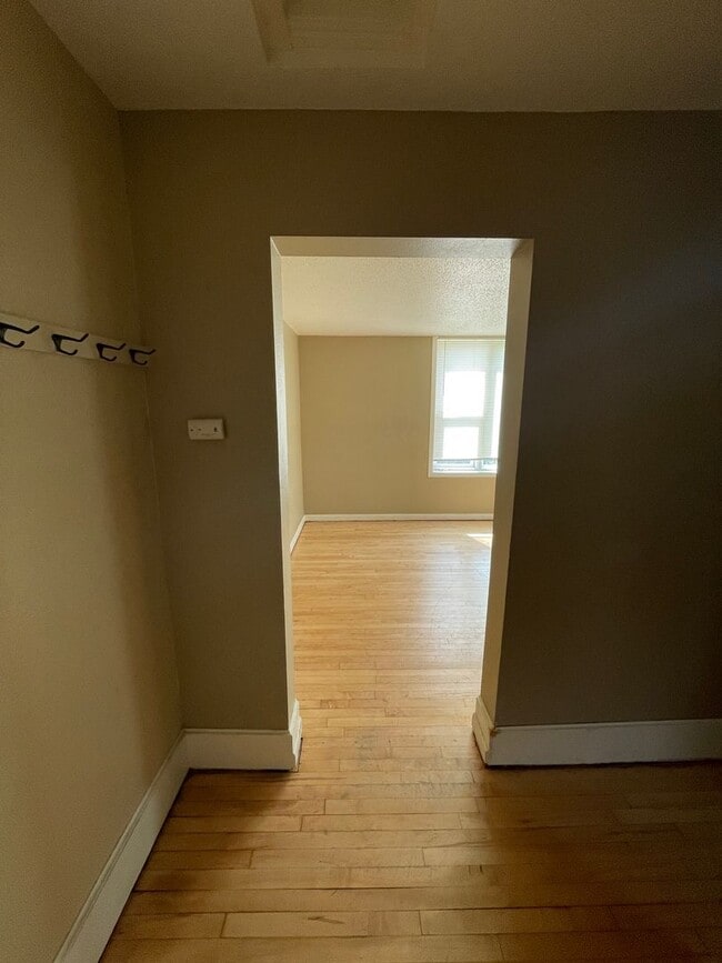 Photo - 327 W 4th St Unit #2