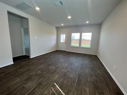 235 Frogmore Lp
