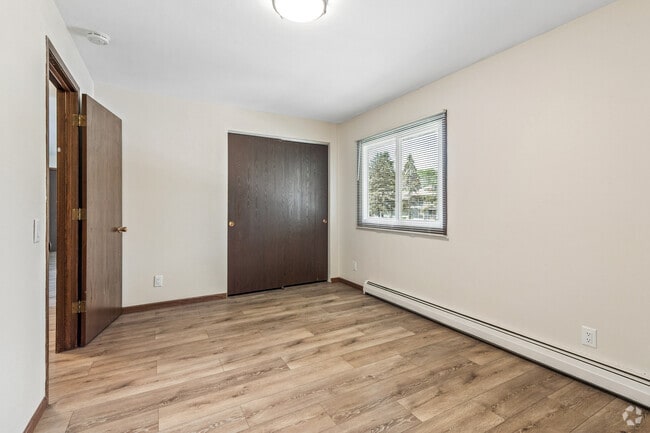 2BR, 1BA - 850SF - Bedroom - Heathercrest Apartments