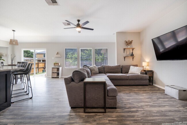 Photo - 6706 Tezel Oaks