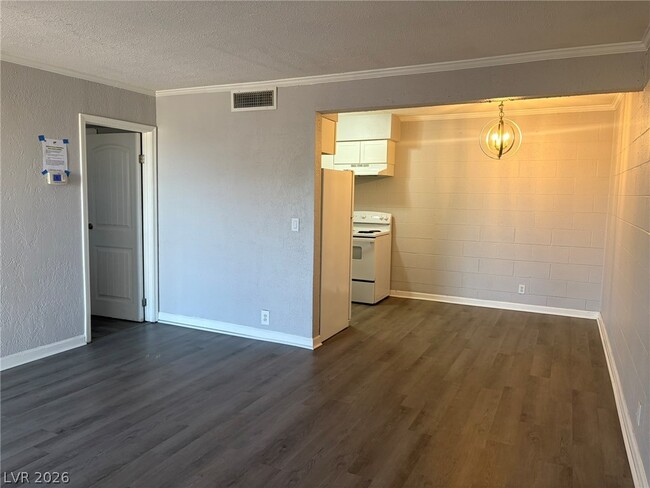 Photo - 555 S Royal Crest Cir Unit 9