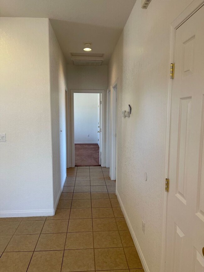 Photo - 3+2 READY NOW!