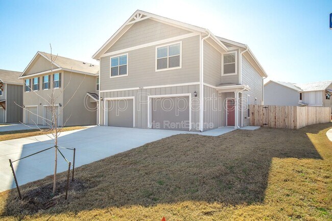 7523 Gramercy Wy