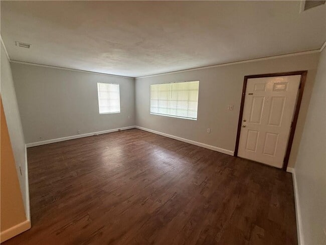 2210 Ellen Dr
