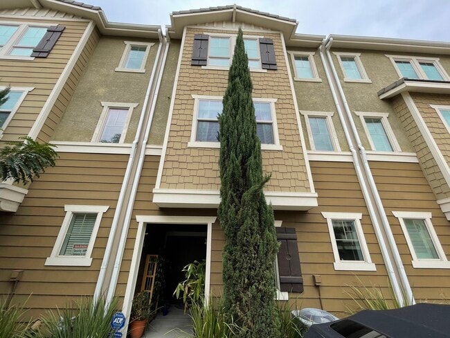 Building Photo - 7221 Cedar Rd Rental