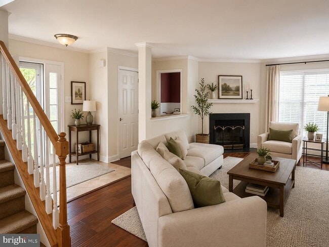 Photo - 102 Whistling Swan Ln