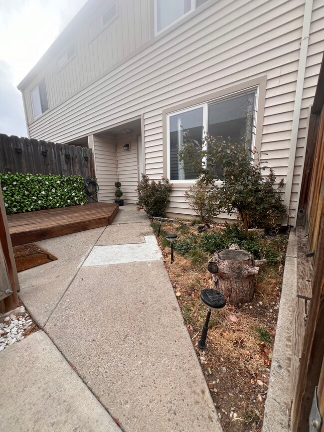 Photo - 13902 Lear Blvd