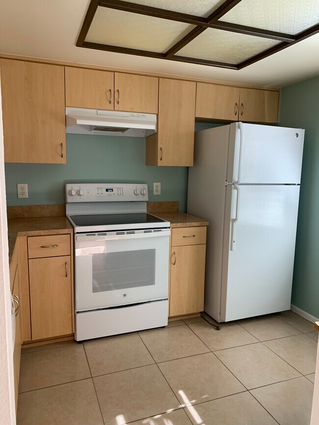 1217 Montrose Pl Condo Unit 1217 Montrose Place Condo for Rent in