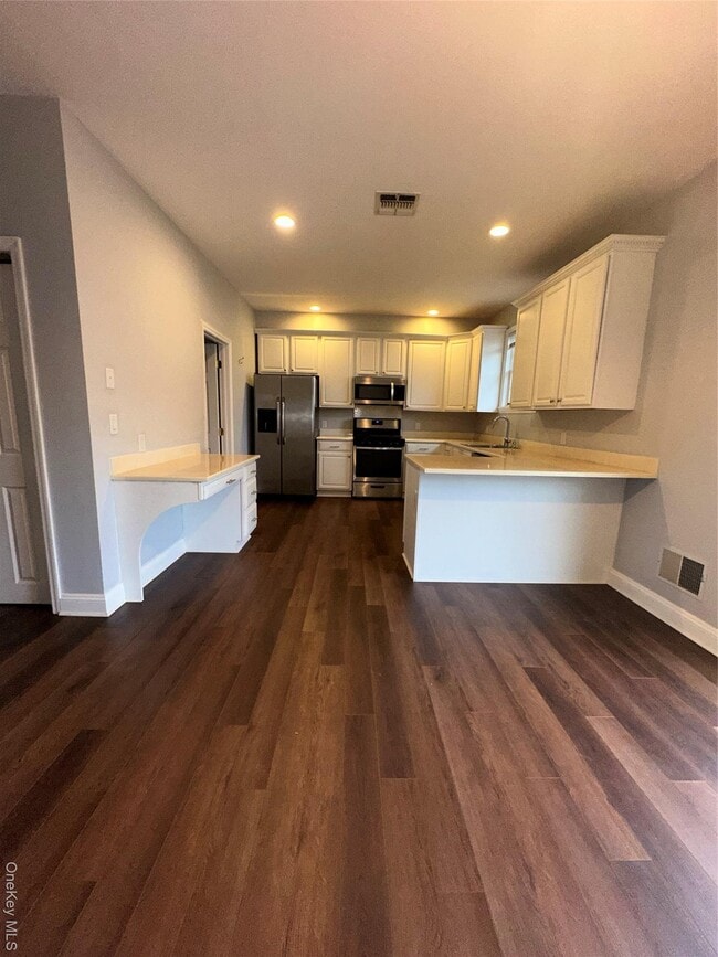 Photo - 7803 Shore Rd