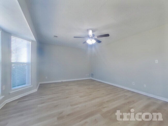 Photo - 126 Woodberry Ct