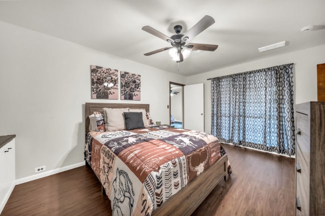 Photo - 5111 Ashwood Dr Unit Main House