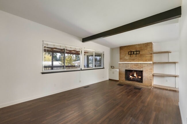 Photo - Spacious 5 Bedroom with Huge yard and 3 fireplaces