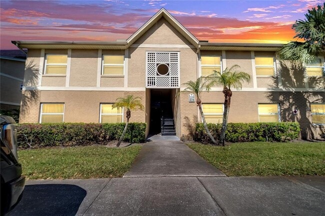 Building Photo - 9942 Turf Way Unit 1