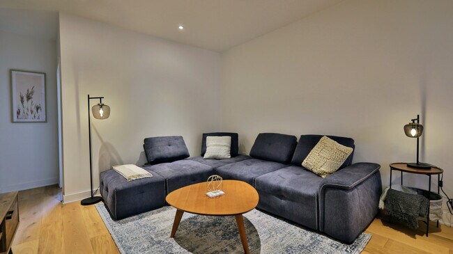 Photo - 4619 R. Saint-Denis Unit SI ID1061590P