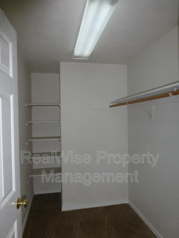 Photo - 737 NE Nickernut Ave