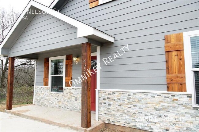 Photo - 424 E Nelson St