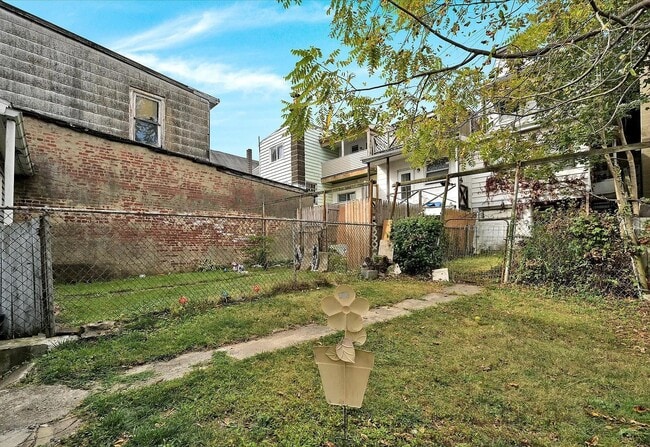 Photo - 18 S Lehigh St