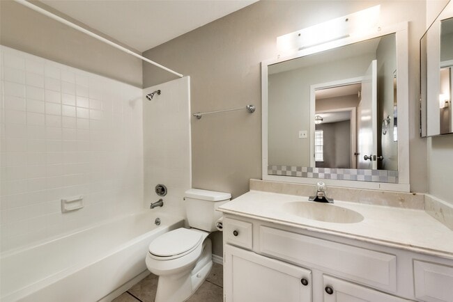 Building Photo - 8787 Brae Acres Rd Unit 406