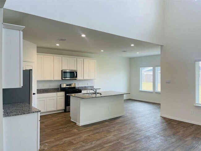 Photo - 7403 Cyn Strm St