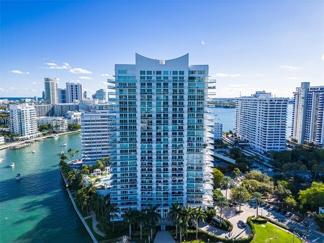 Photo - 10 Venetian Way Unidad PH04