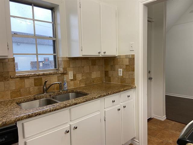 Photo - 1440 Weiler Blvd
